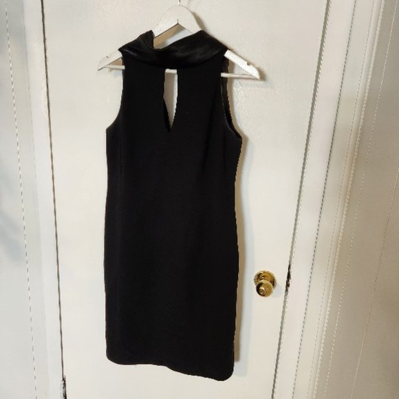 LBD WITH PEEPHOLE DECOLLETAGE AND FRONT COWL WITH REAR TAILS - Picture 3 of 6